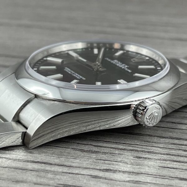 Rolex Oyster perpetual 39mm 114300 side