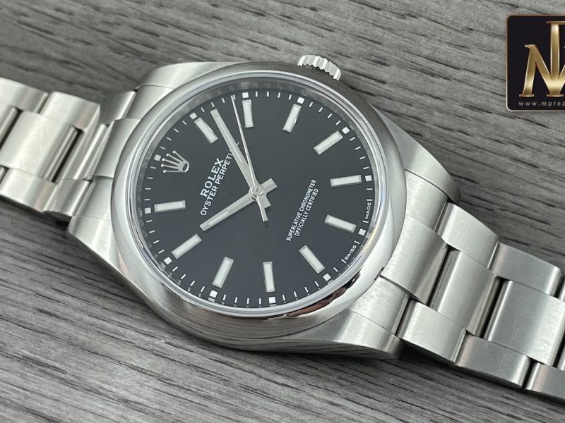 Rolex Oyster perpetual 39mm 114300 black soleil dial out of production